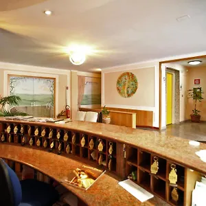 Cristal Отель Бари