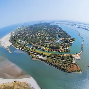 https://albarella-appartamenti-marcegaglia.hotelinveneto.com